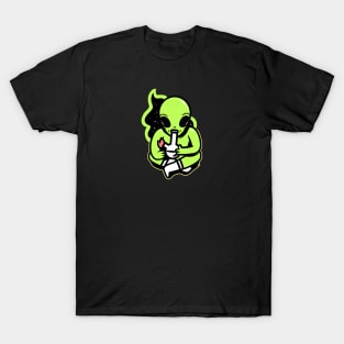 Smoking Alien 420 Design T-Shirt